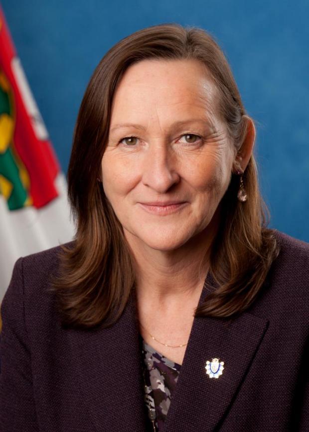 Mme Caroline Cochrane